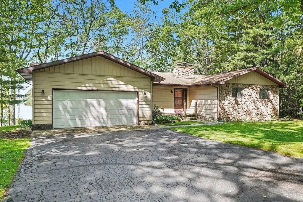 7007 Loud Drive Oscoda Charter Township MI 48750