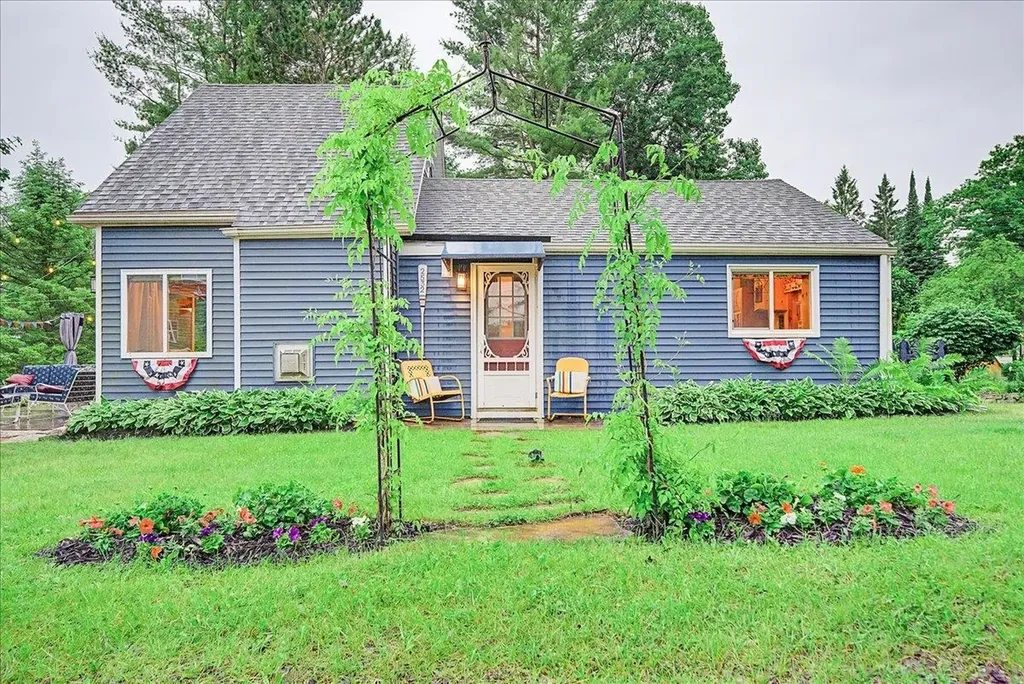 2532 E 1st Street Mills Township MI 48756