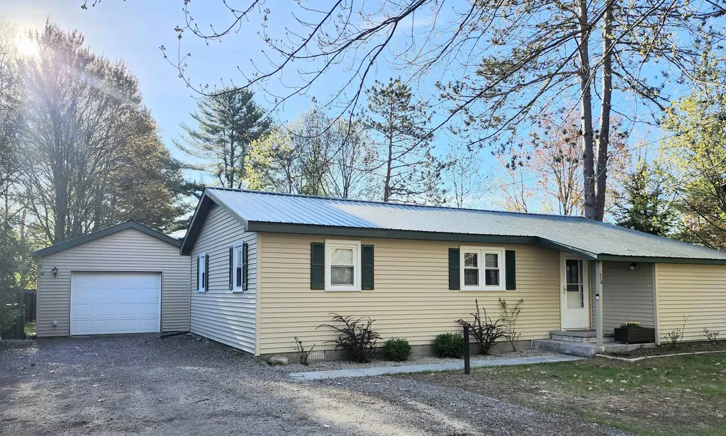 716 Beech Tawas Township MI 48763