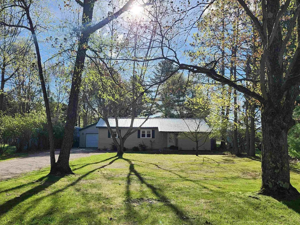 716 Beech Tawas Township MI 48763