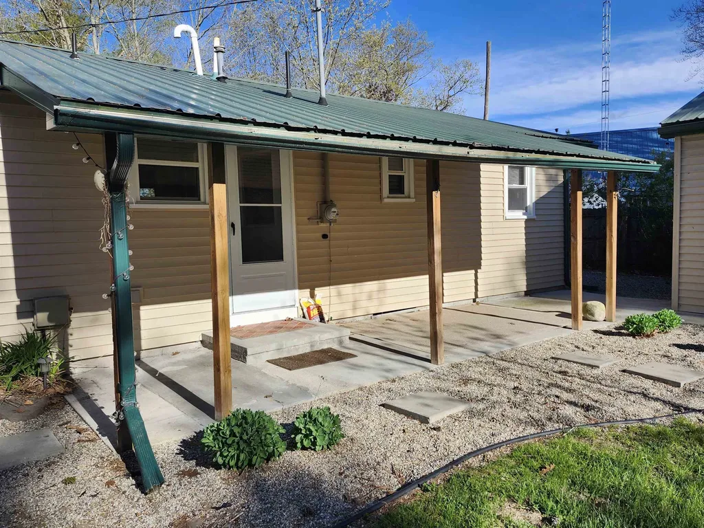 716 Beech Tawas Township MI 48763