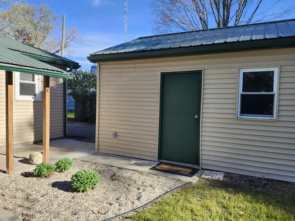 716 Beech Tawas Township MI 48763