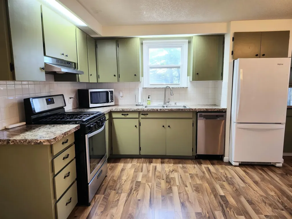 716 Beech Tawas Township MI 48763