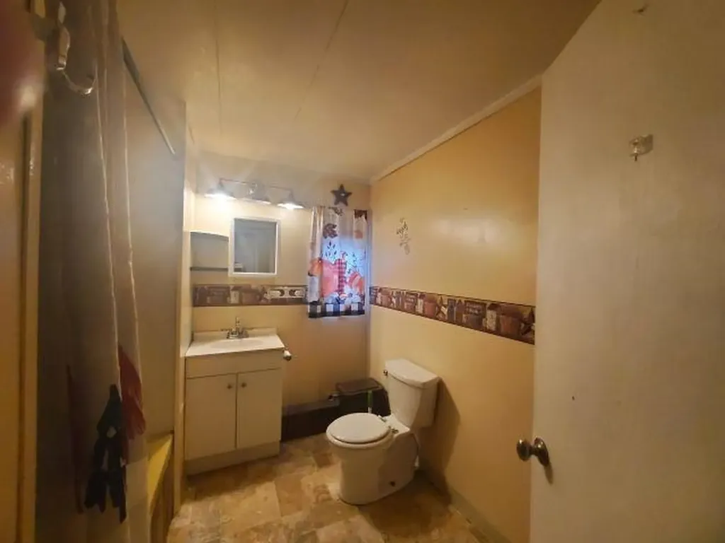 1570 B Street Burleigh Township MI 48770