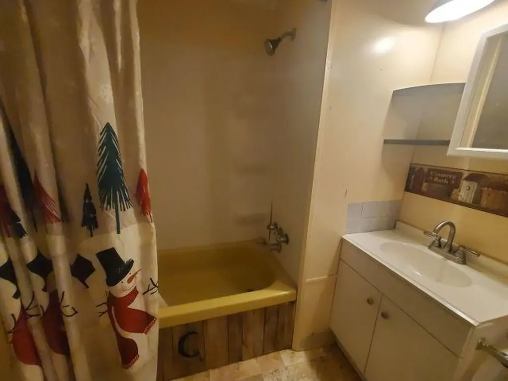 1570 B Street Burleigh Township MI 48770