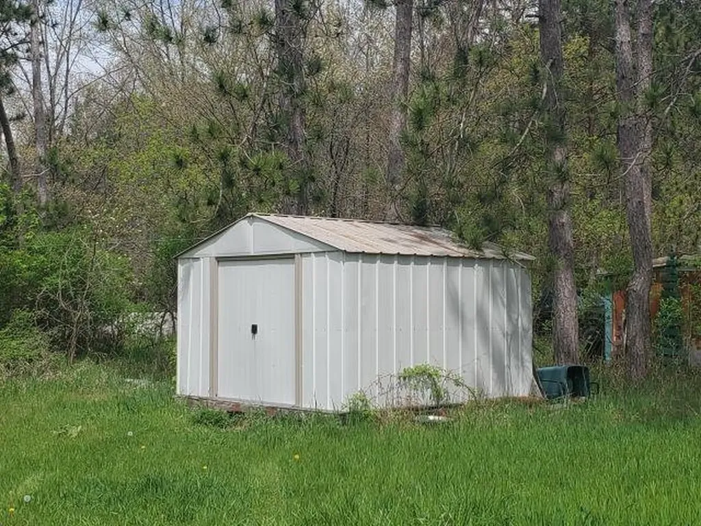 1570 B Street Burleigh Township MI 48770
