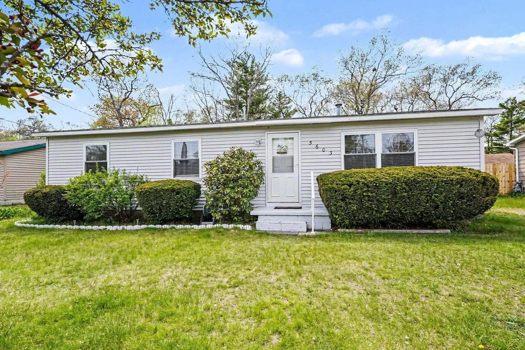 5603 Cedar Lake Road Oscoda Charter Township MI 48750