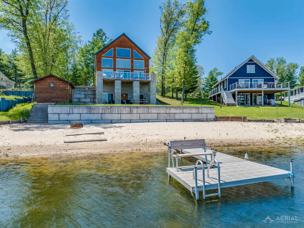 3319 S Ogemaw Trail Mills Township MI 48661