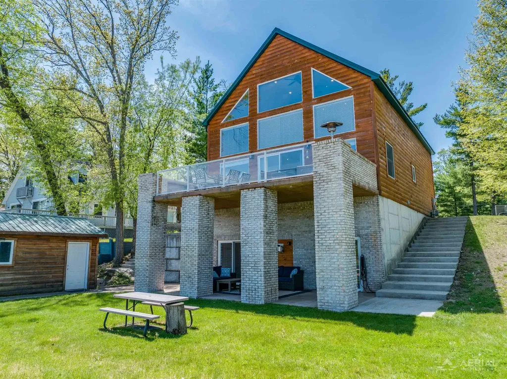 3319 S Ogemaw Trail Mills Township MI 48661