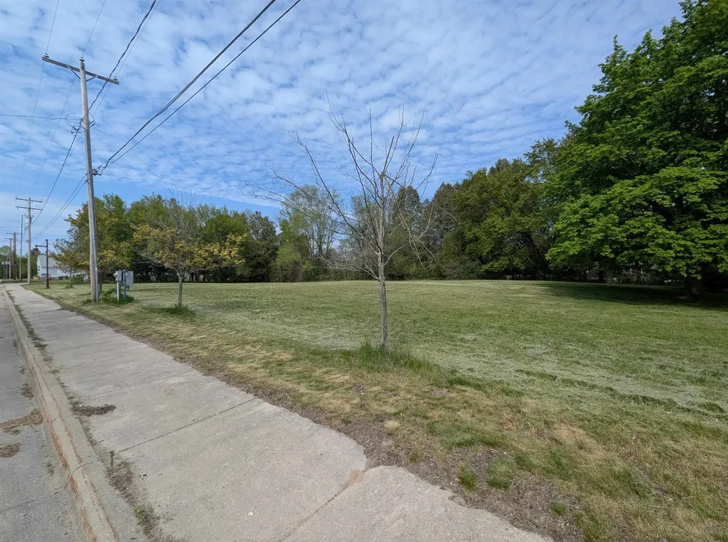 210 N Mackinaw Road Au Gres Township MI 48703