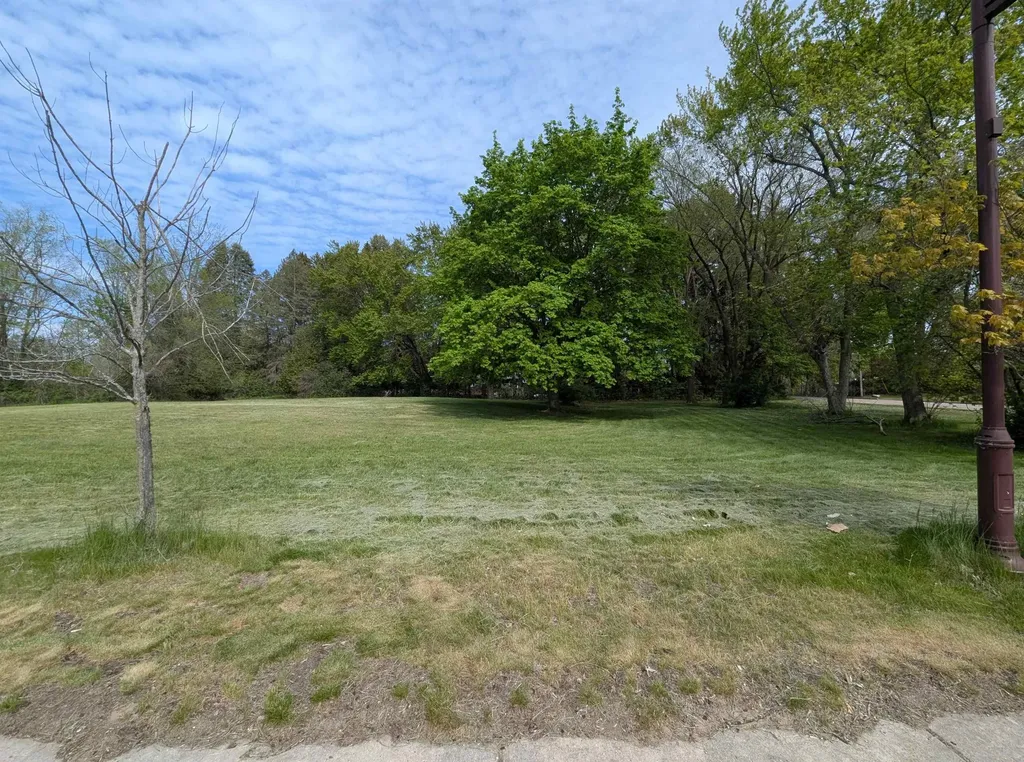 216 N Mackinaw Road Au Gres Township MI 48703