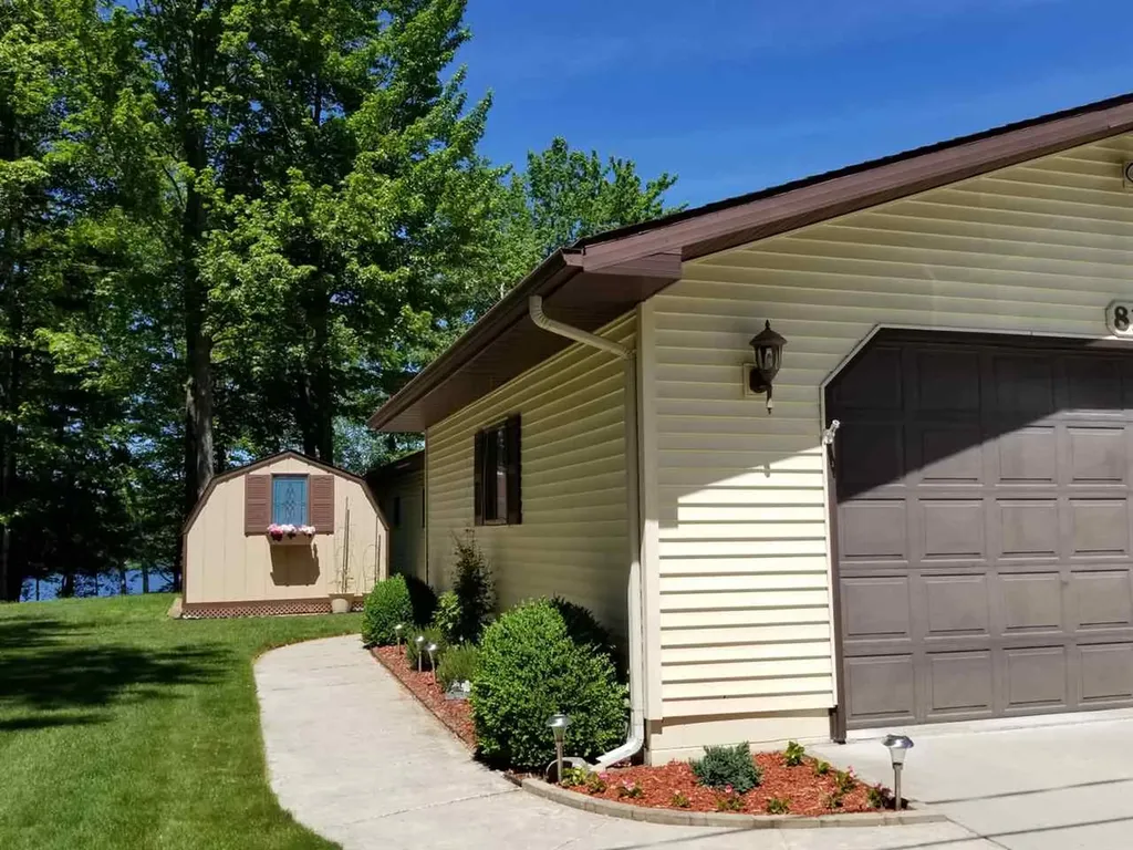 8120 Avalon Drive Plainfield Township MI 48739
