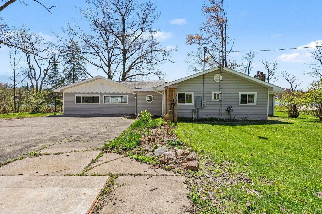 8101 Long Lake Road Plainfield Township MI 48739