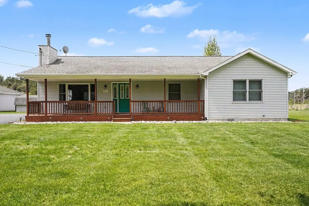 437 4th Street Cumming Township MI 48635