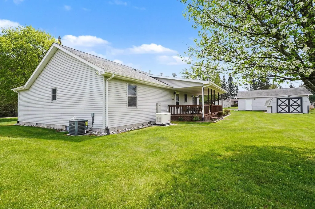 437 4th Street Cumming Township MI 48635