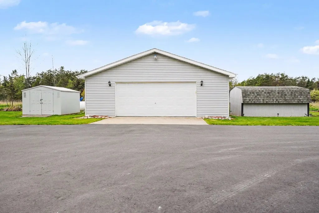 437 4th Street Cumming Township MI 48635