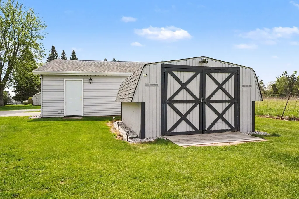 437 4th Street Cumming Township MI 48635