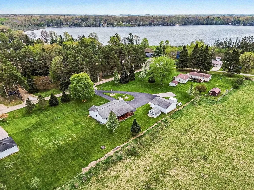 437 4th Street Cumming Township MI 48635