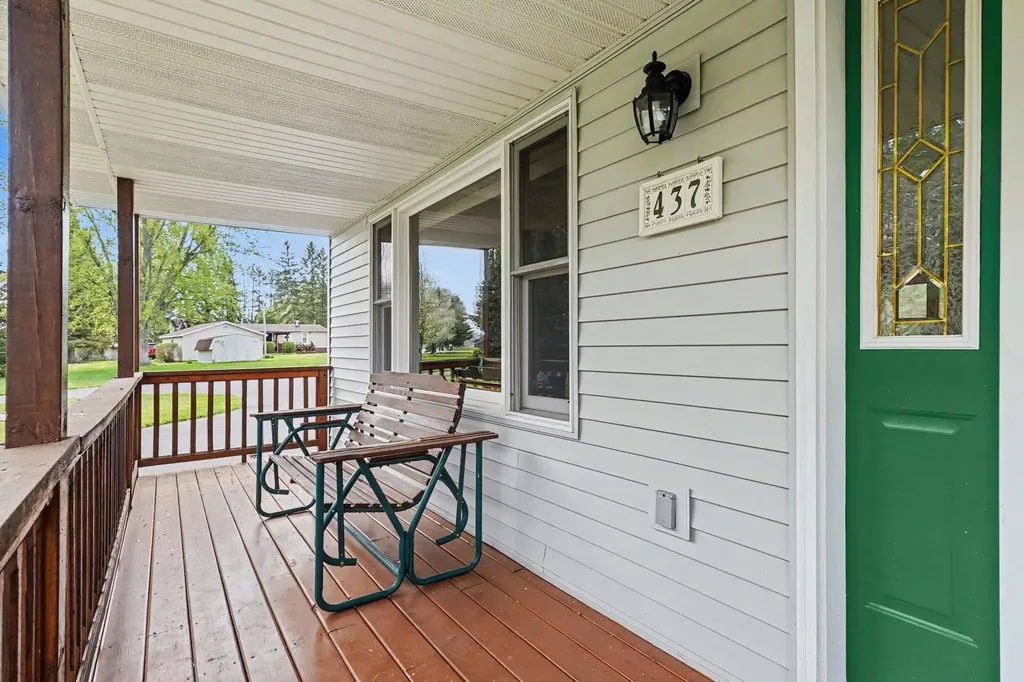 437 4th Street Cumming Township MI 48635