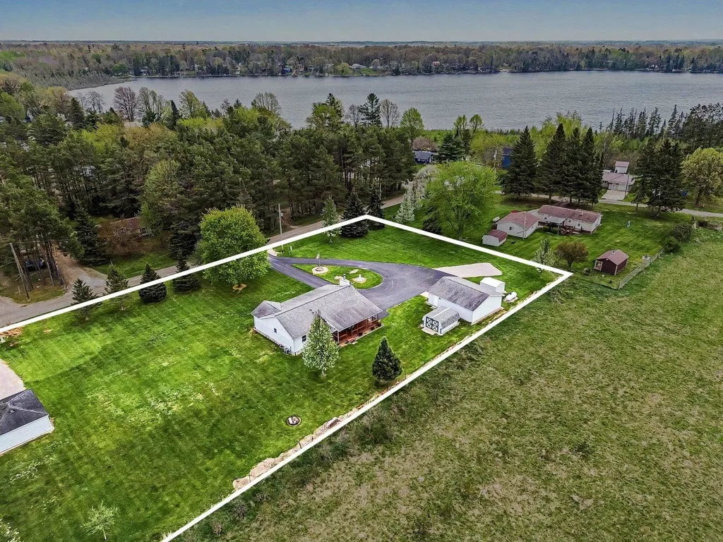 437 4th Street Cumming Township MI 48635