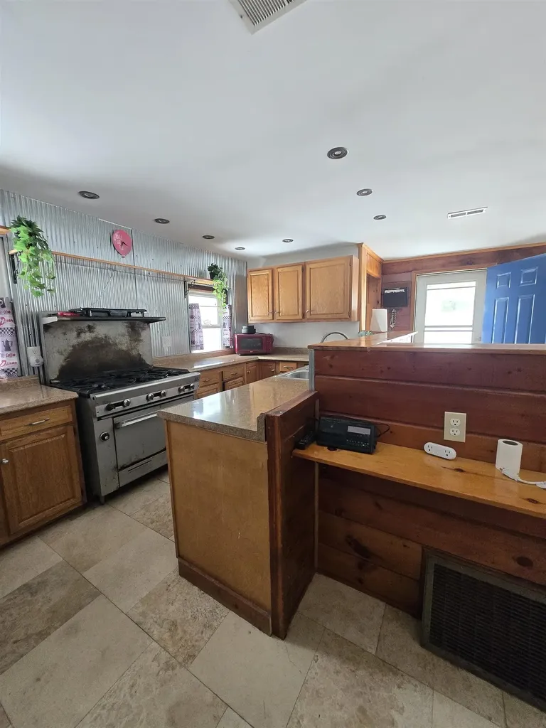 1008 Clifford Street Unknown City MI 48730