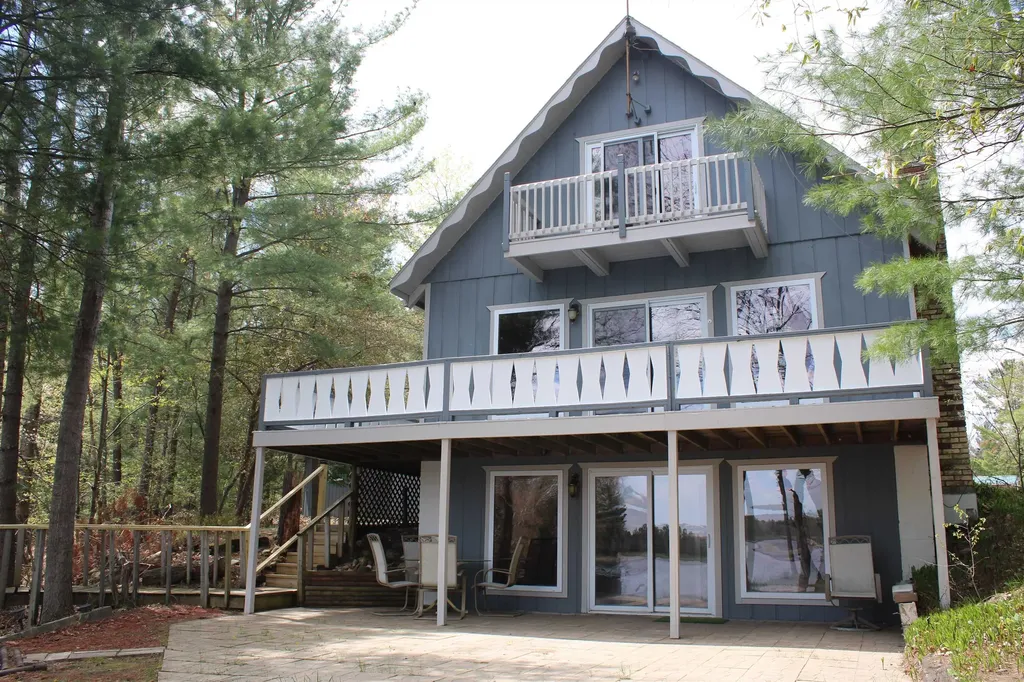 6341 Eagles Nest Moffatt Township MI 48610