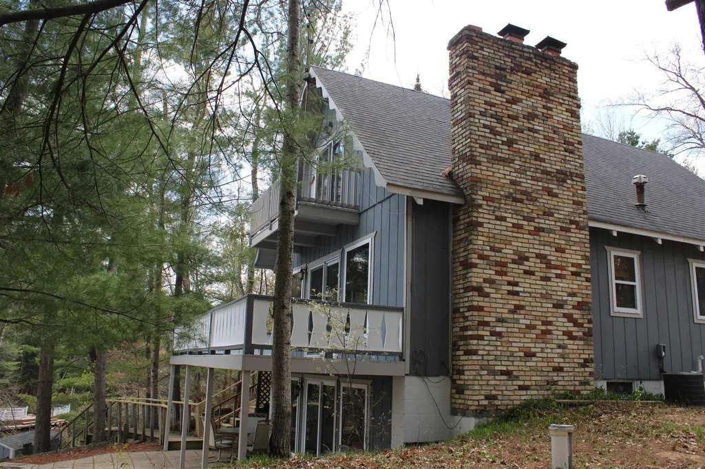6341 Eagles Nest Moffatt Township MI 48610