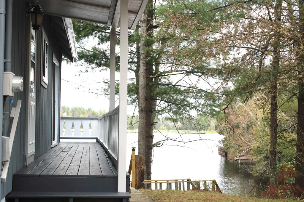 6341 Eagles Nest Moffatt Township MI 48610