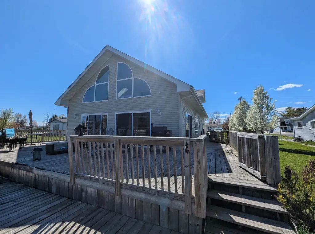 819 Augres River Drive Au Gres Township MI 48703