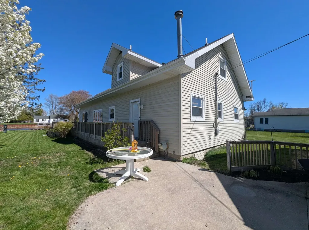 819 Augres River Drive Au Gres Township MI 48703