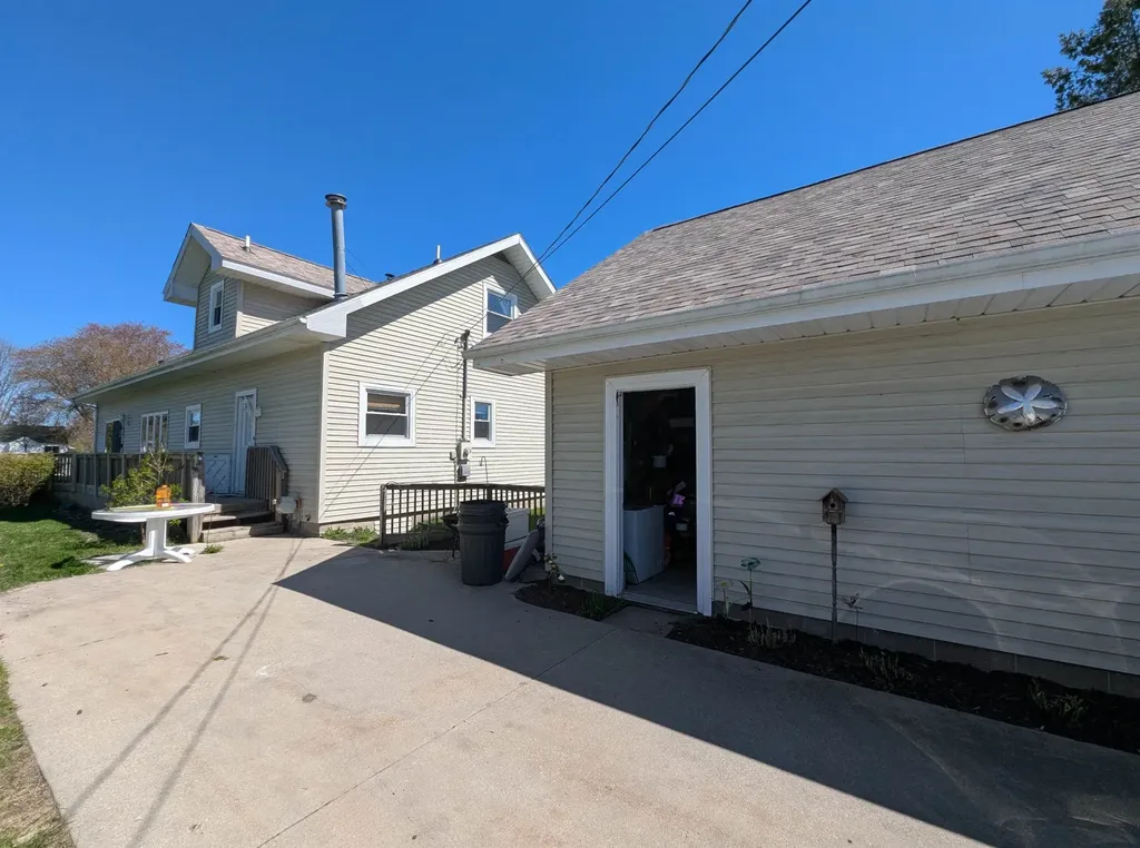 819 Augres River Drive Au Gres Township MI 48703