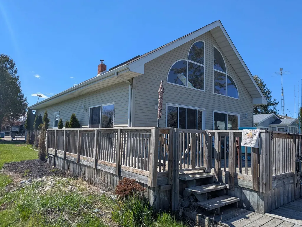 819 Augres River Drive Au Gres Township MI 48703