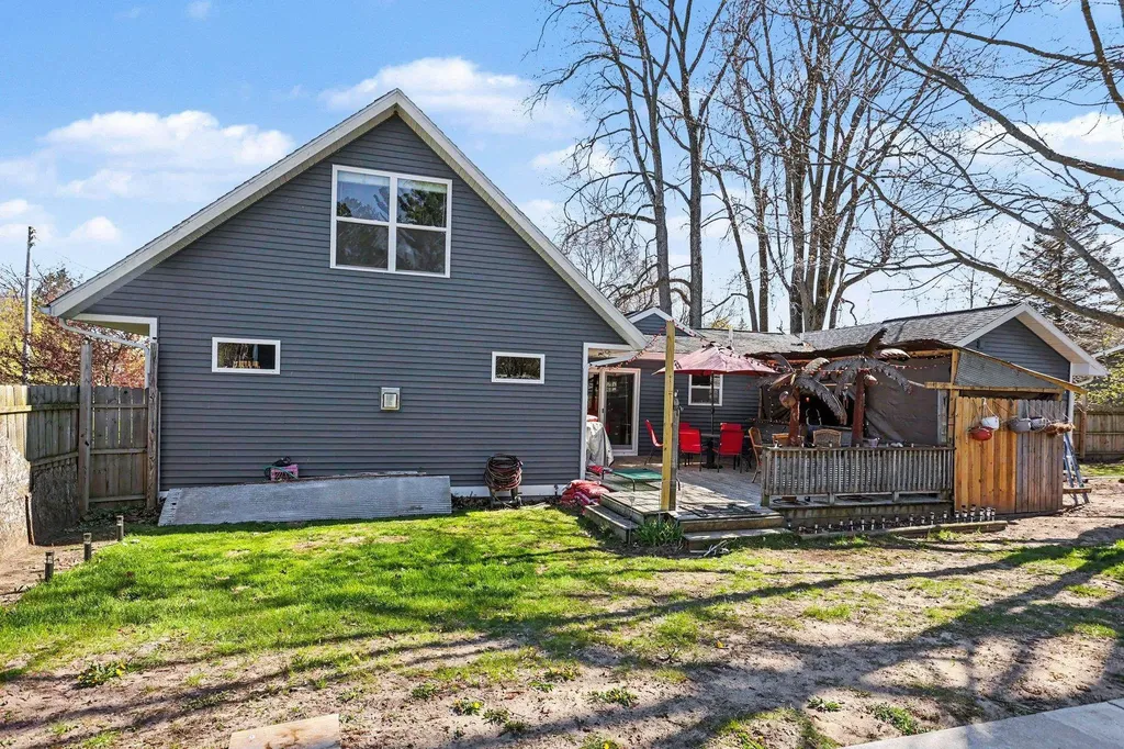 902 W 1st Street Tawas Township MI 48763