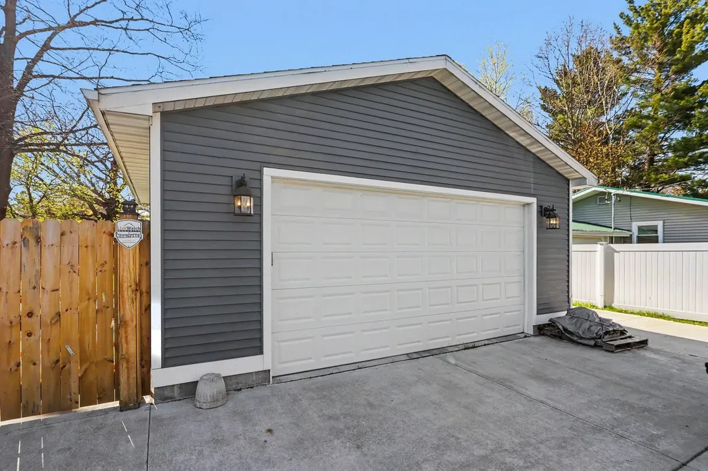 902 W 1st Street Tawas Township MI 48763
