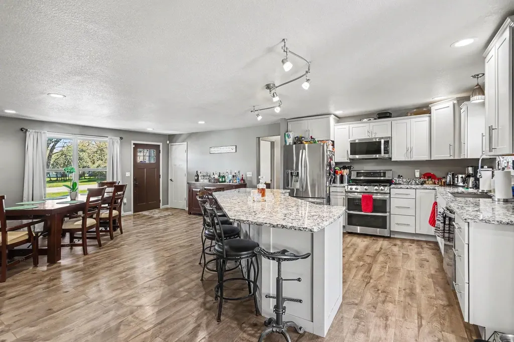 902 W 1st Street Tawas Township MI 48763