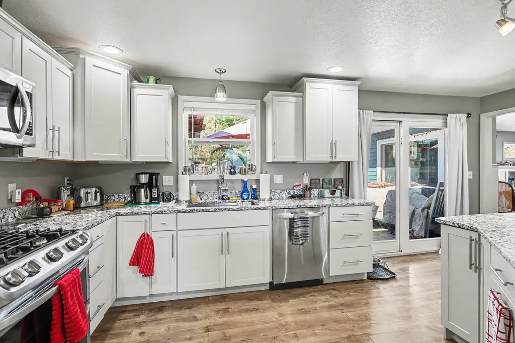 902 W 1st Street Tawas Township MI 48763