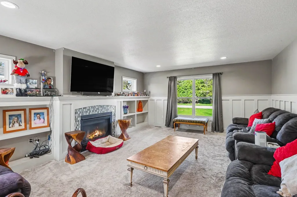 902 W 1st Street Tawas Township MI 48763