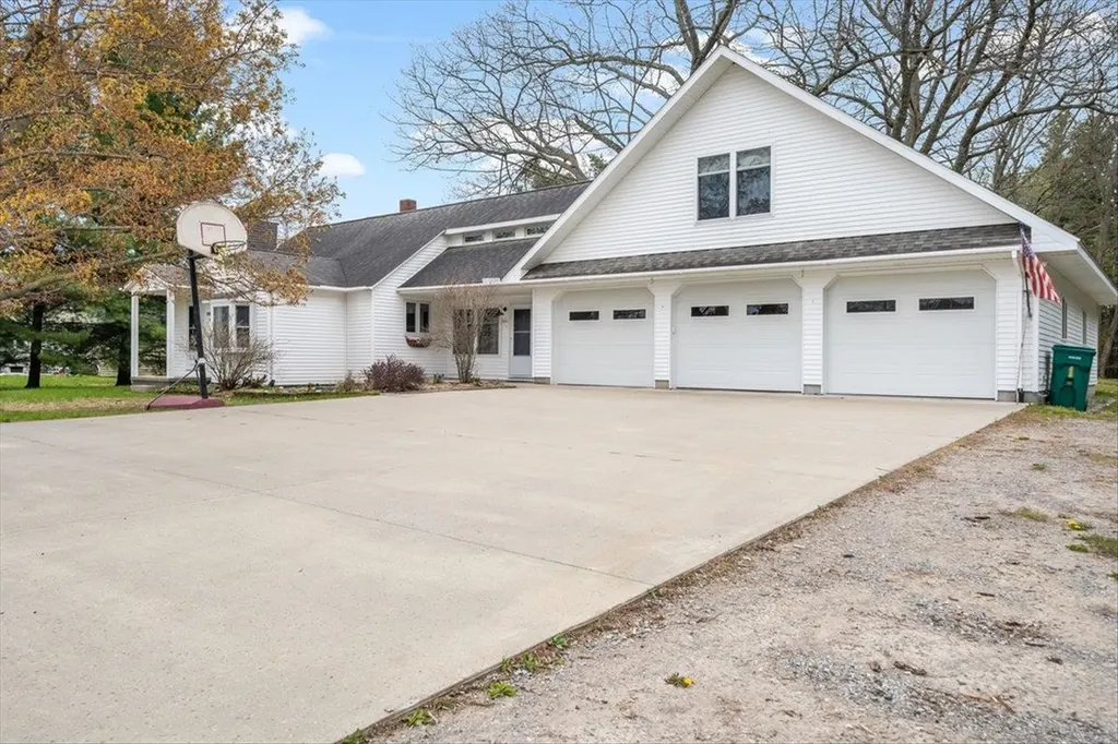 1007 W 1st Street Tawas Township MI 48763