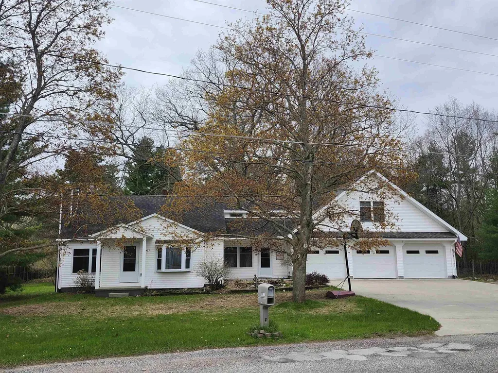 1007 W 1st Street Tawas Township MI 48763
