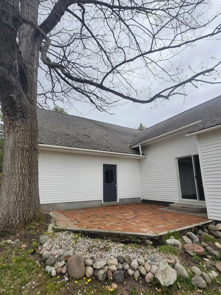 1007 W 1st Street Tawas Township MI 48763