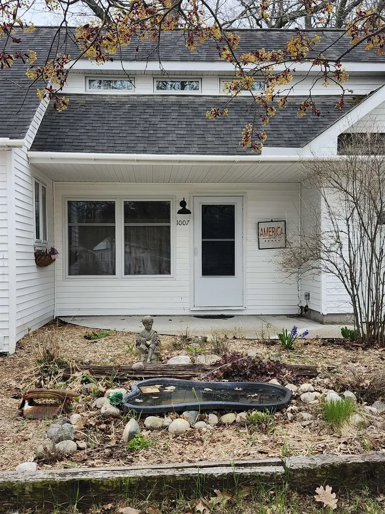 1007 W 1st Street Tawas Township MI 48763