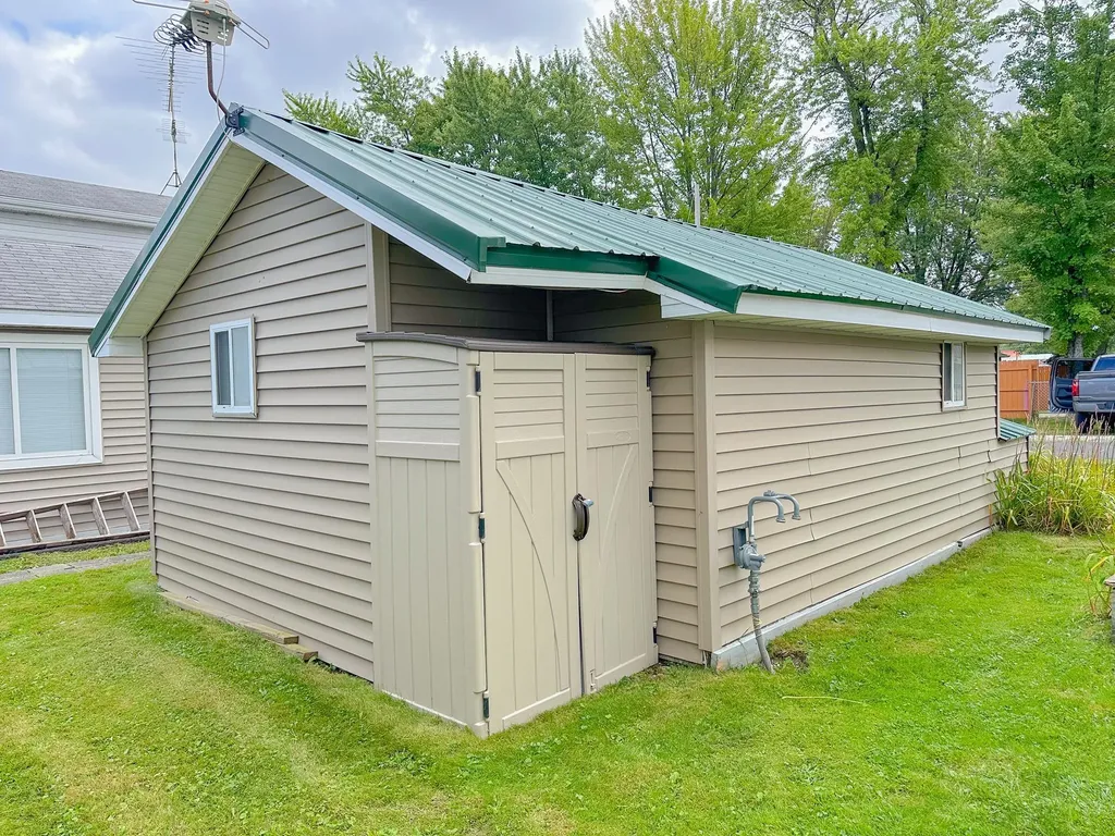 6482 W Houghton Lake Drive Roscommon Township MI 48629