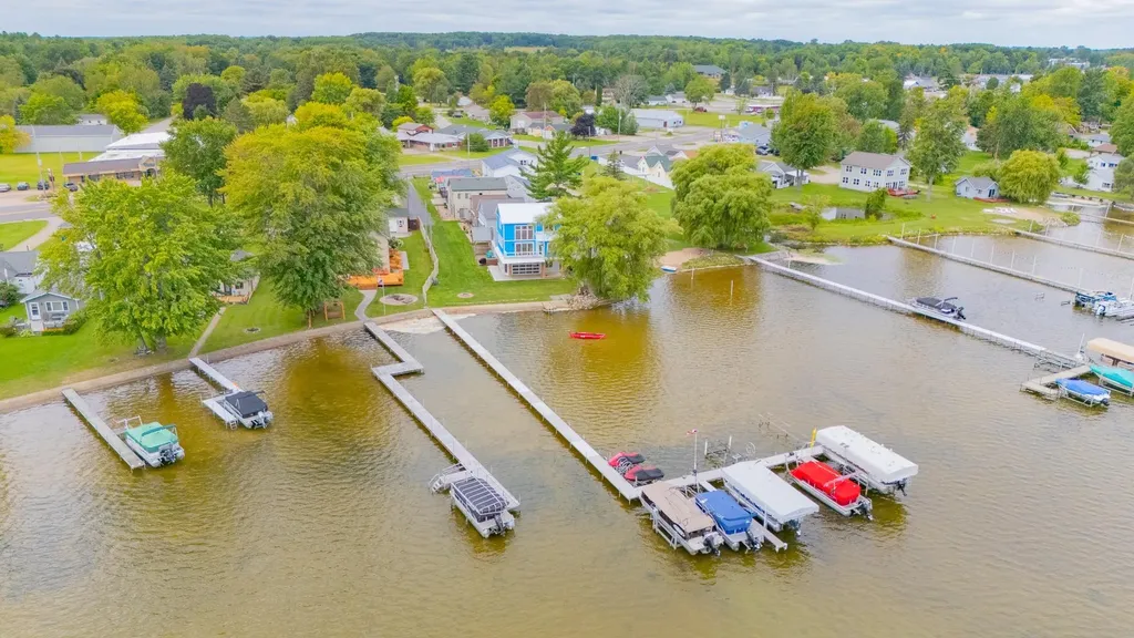 6482 W Houghton Lake Drive Roscommon Township MI 48629