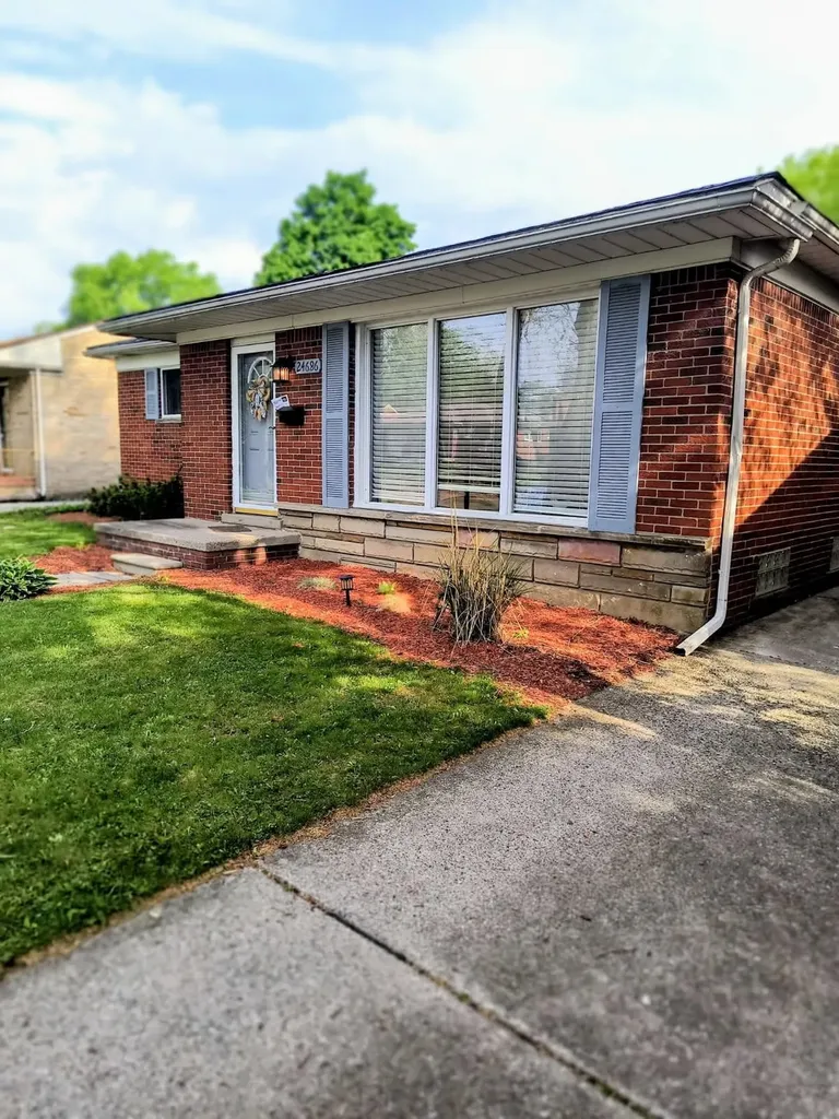 24686 Donald Drive Redford Charter Township MI 48239