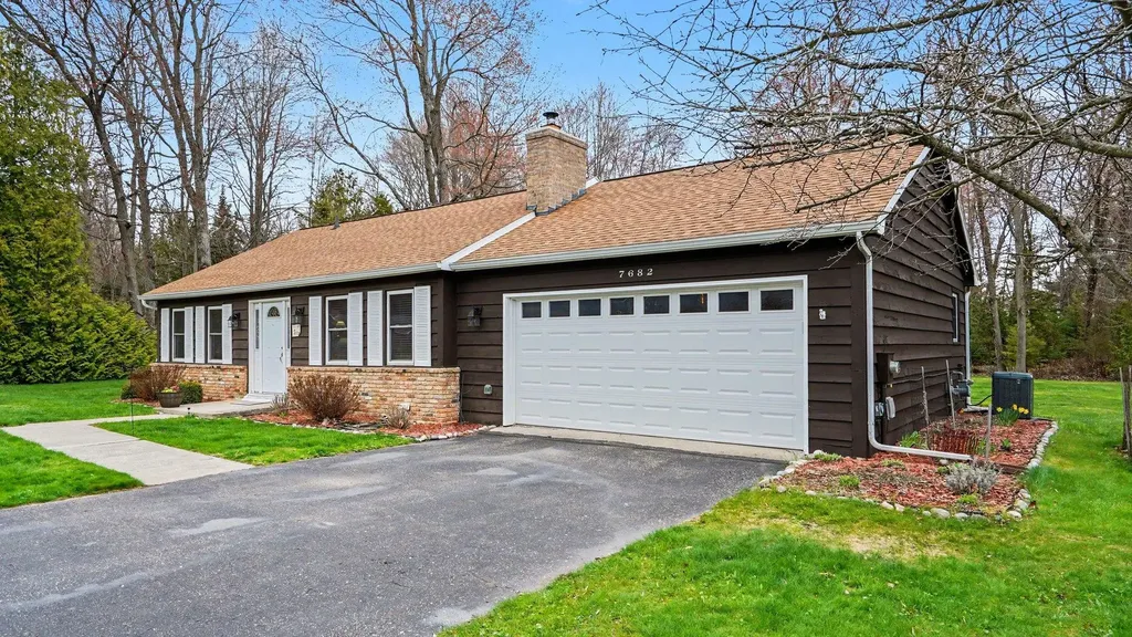 7682 Woodlea Road Oscoda Charter Township MI 48750