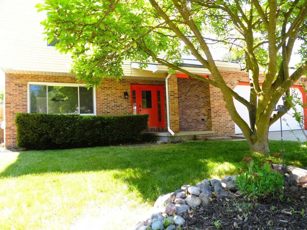 1191 N Frost Drive Saginaw Charter Township MI 48638