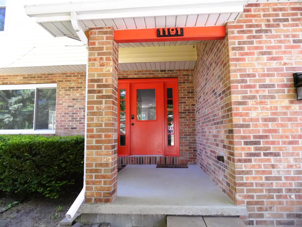 1191 N Frost Drive Saginaw Charter Township MI 48638