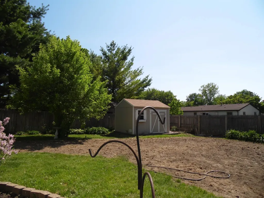 1191 N Frost Drive Saginaw Charter Township MI 48638