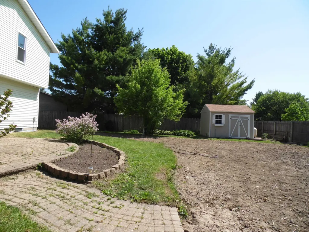 1191 N Frost Drive Saginaw Charter Township MI 48638