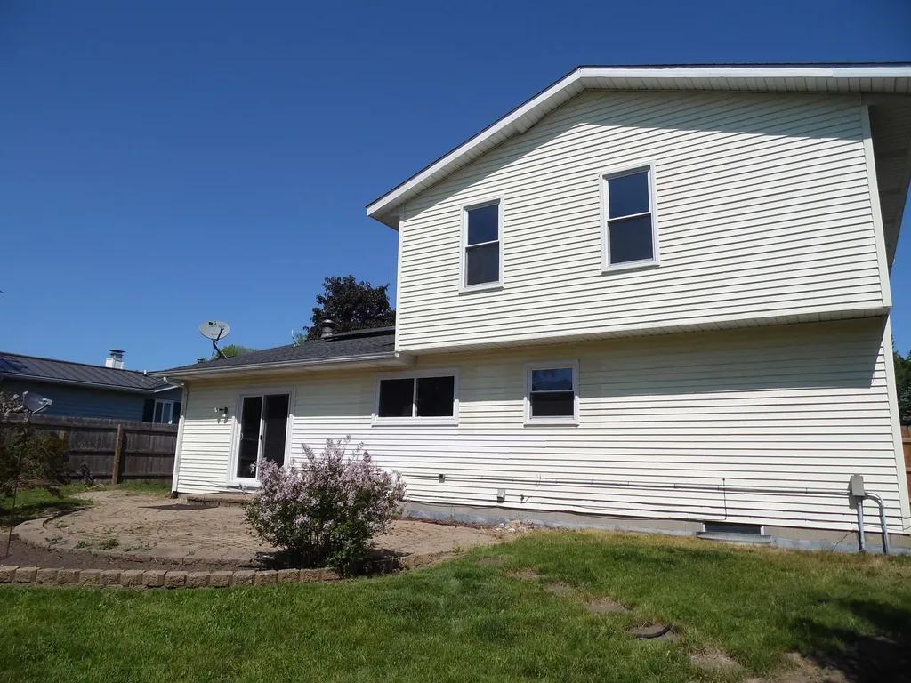 1191 N Frost Drive Saginaw Charter Township MI 48638